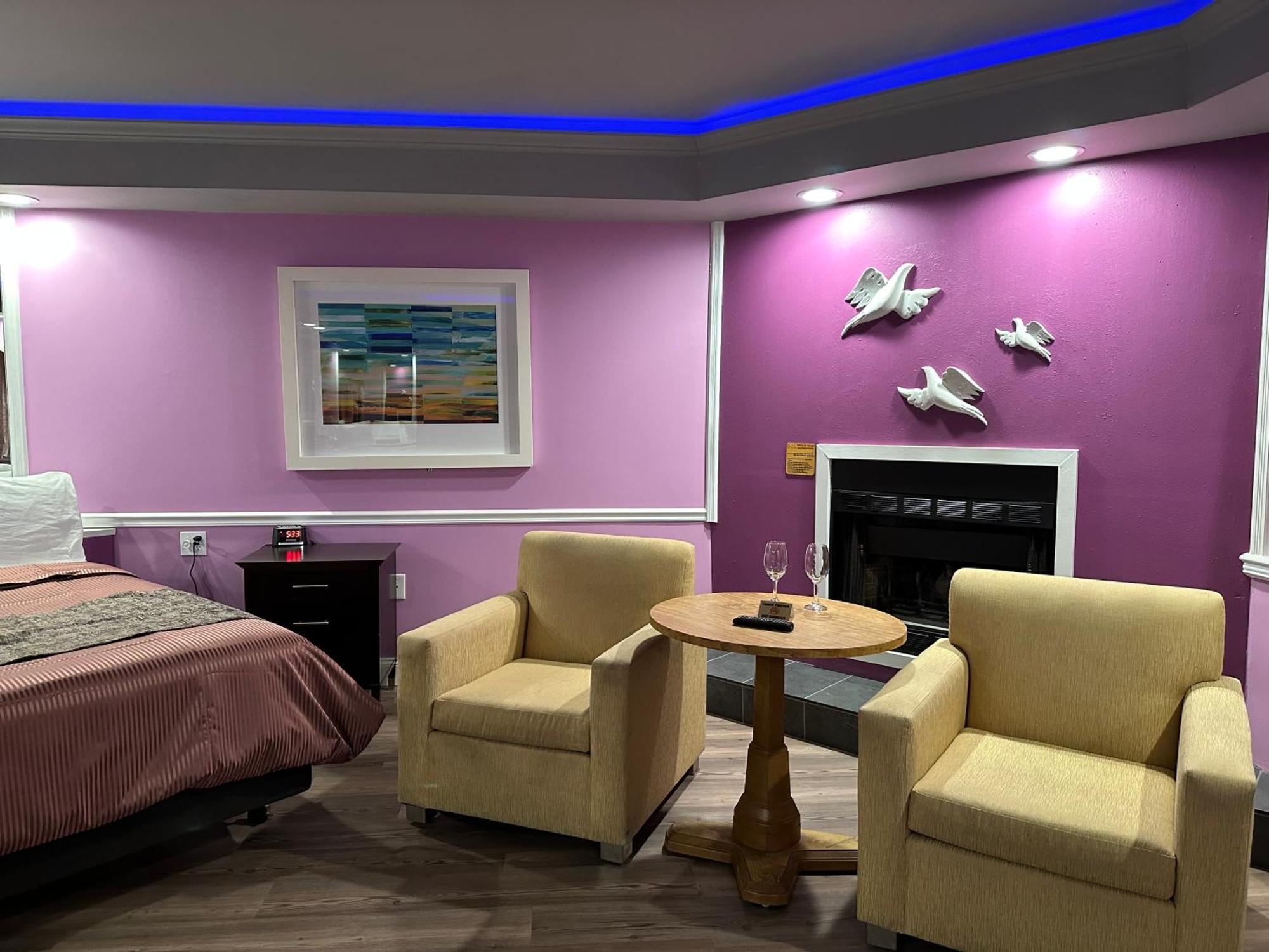 Inn of the Dove: Romantic Luxury Suites with Jacuzzi & Fireplace Harrisburg Exterior photo