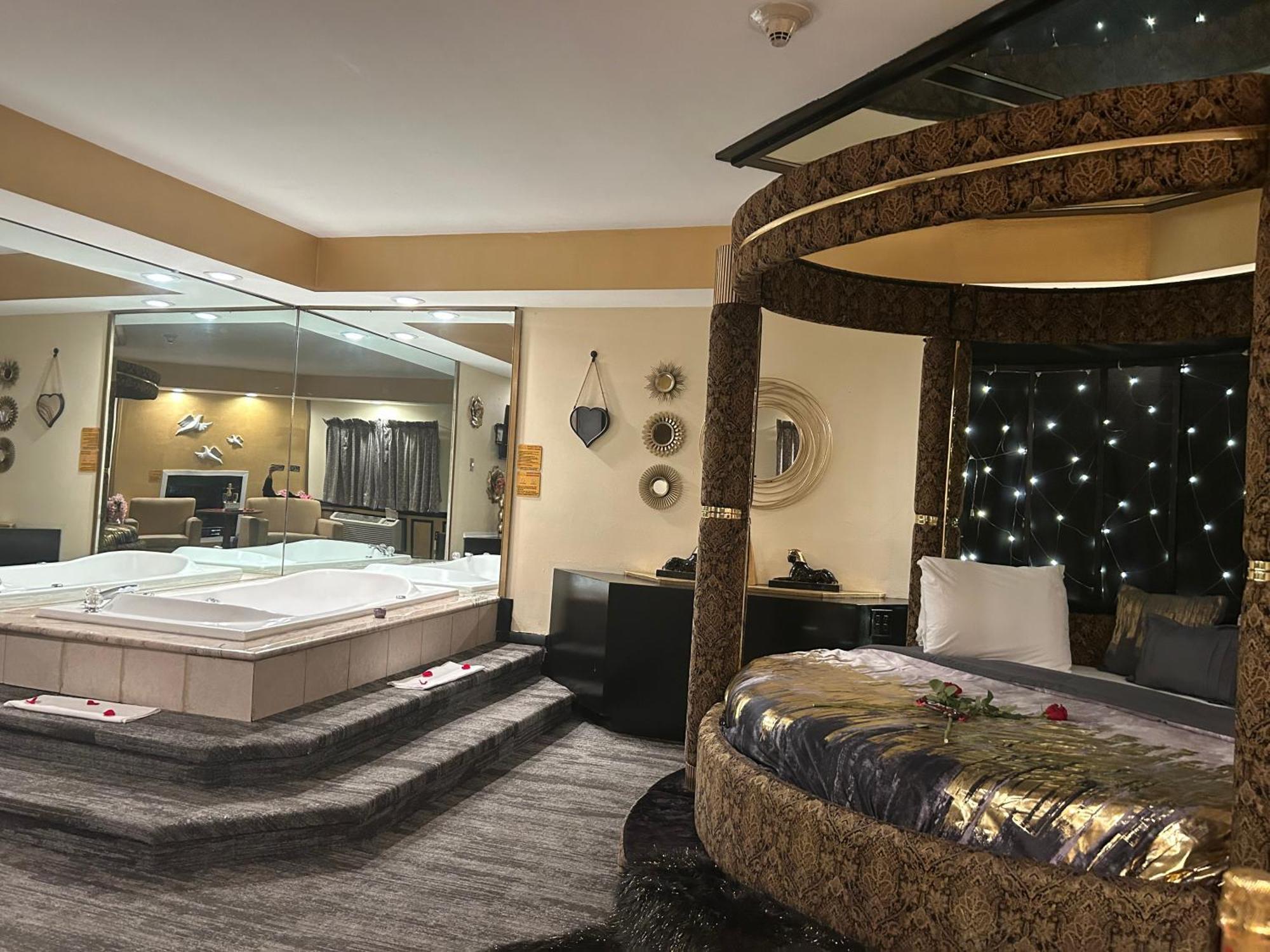 Inn of the Dove: Romantic Luxury Suites with Jacuzzi & Fireplace Harrisburg Exterior photo
